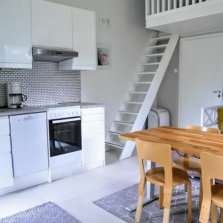 Cozy 4 Person On Quiet Residential Area Appartement