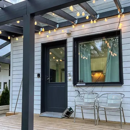 Cozy 4 Person On Quiet Residential Area Appartement