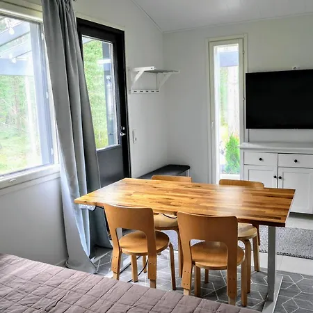 Cozy 4 Person On Quiet Residential Area *