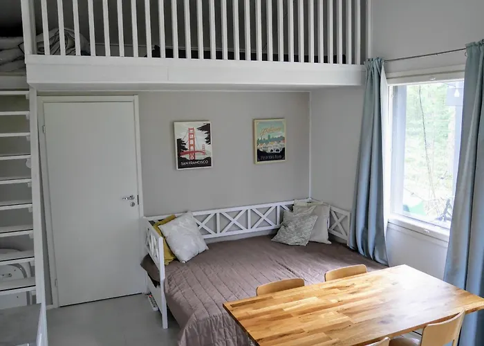 Cozy 4 Person On Quiet Residential Area *