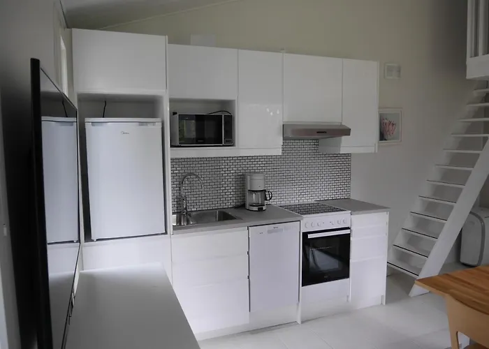 Cozy 4 Person On Quiet Residential Area Appartamento Oulu